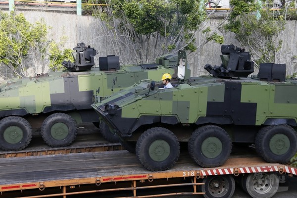 新一批雲豹甲車撥交部隊　投入國防戰備任務