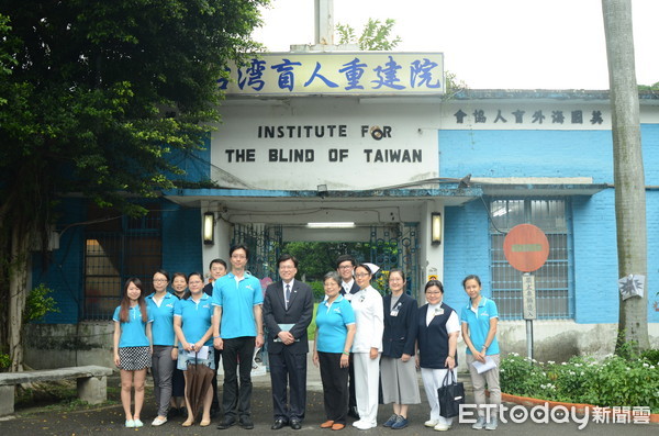 ▲全台6萬視障者「9成非先天」 失明瞬間只想:讓我消失!。(圖/台北慈濟提供)