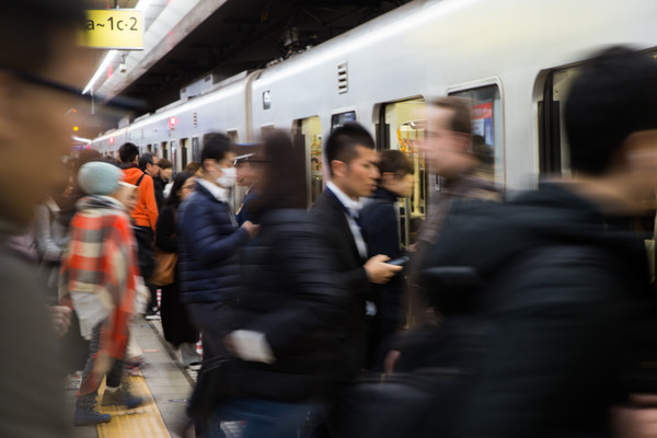 ▲▼電車通勤,上班族通勤,日本東京,電車通勤族。（圖／記者季相儒攝）