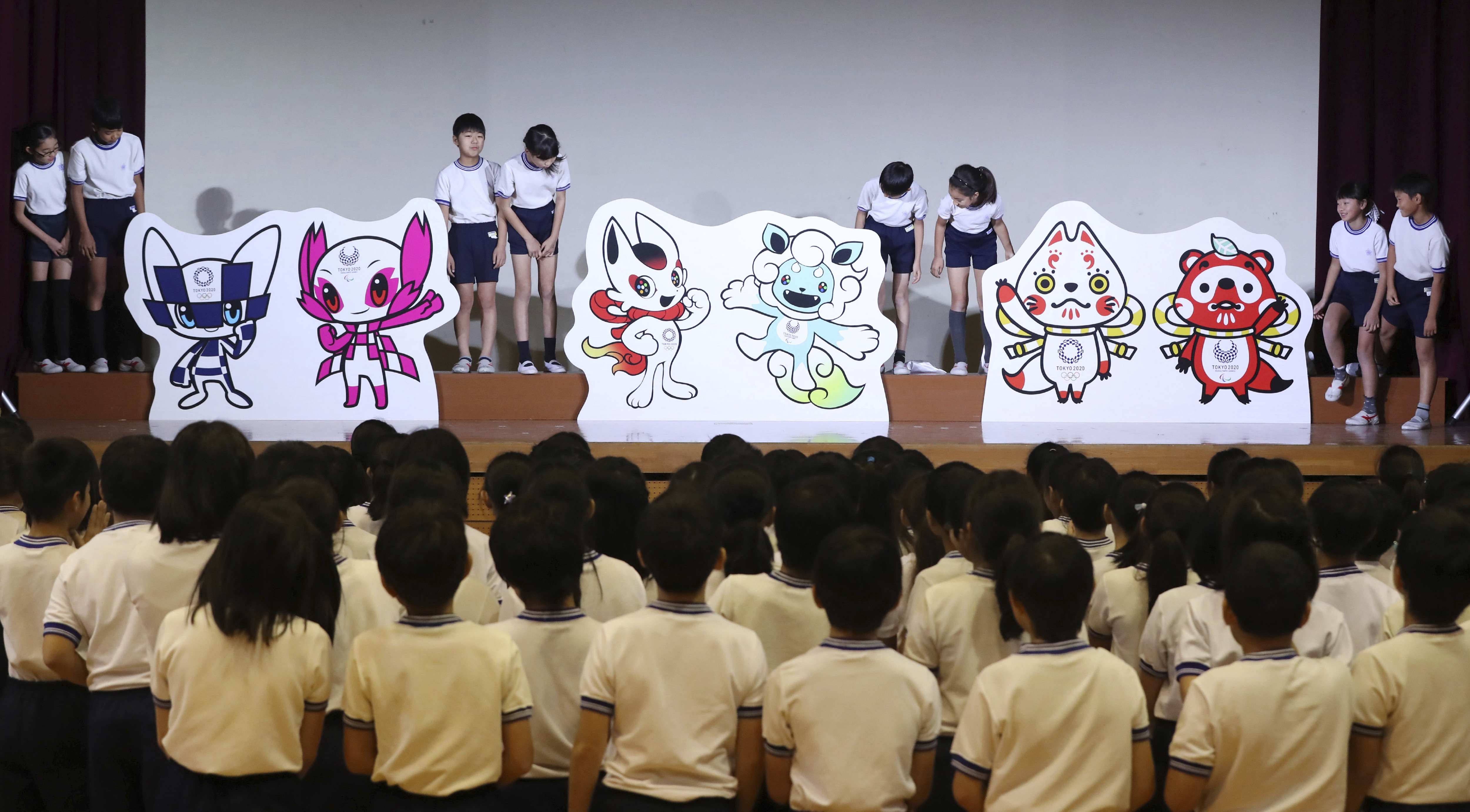 ▲日本東京奧運公布3組吉祥物候選作品，讓小學生投票選擇最能代表日本的吉祥物。（圖／達志影像／美聯社）