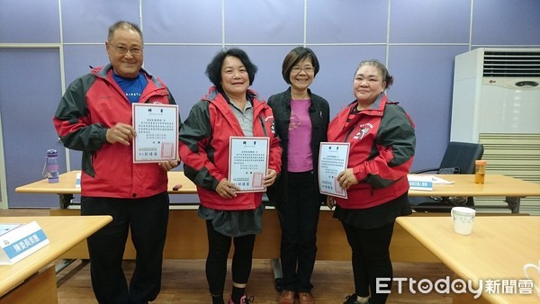 台東林管處成立「台東處與台東縣海北段原住民族部落自然保育與生態旅遊諮詢委員會」，12月6日召開第一次會議，邀集都歷、三民及南竹湖部落所推派之代表9名及專家學者機關代表6名共15名組成。（圖／台東林管處提供）