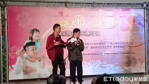 ▲他30歲僅2歲智商 卻有「絕對音感」曲子聽一次就背起來。(圖/記者嚴云岑攝)