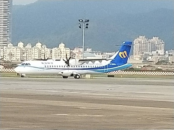 ▲華信航空第2架ATR72-600抵台，預計明年2月中春節前加入營運。（圖／華信航空提供）