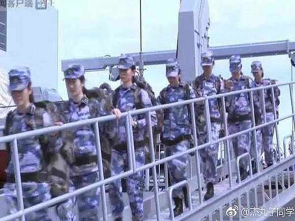 解放軍海軍在南沙永暑礁首度派遣10名、平均僅有23歲女軍人登島守衛。（圖／翻攝自大陸網站）