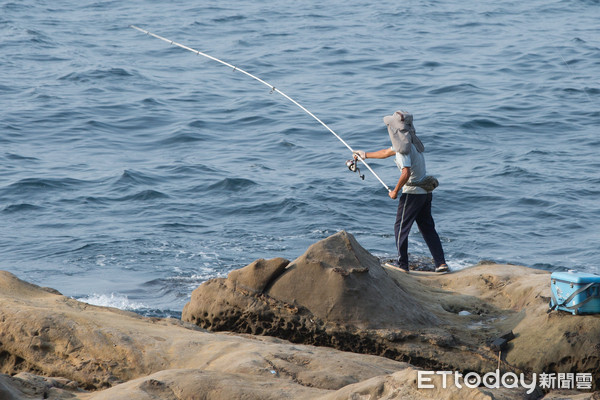 ▲海釣，釣魚，磯釣，釣魚，釣客，海邊釣魚，海上活動。（圖／記者季相儒攝，示意圖，與本文當事人無關）