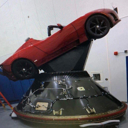 ▲SpaceX獵鷹重型火箭首航　載Tesla首款電動跑車飛向火星。（圖／翻攝自NASA SpaceFlight）