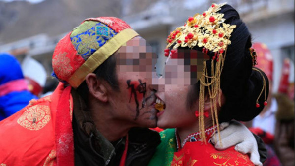 ▲▼中國誇張鬧婚行為。（圖／翻攝自sydneytoday）