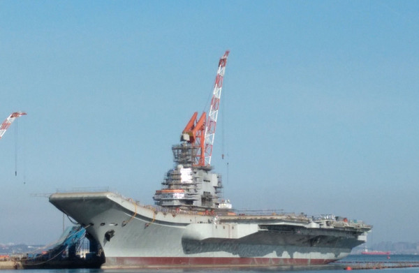 軍迷拍到最新圖片顯示，中國首艘國產航母腳手架正在拆除。（圖／翻攝自環球軍事）