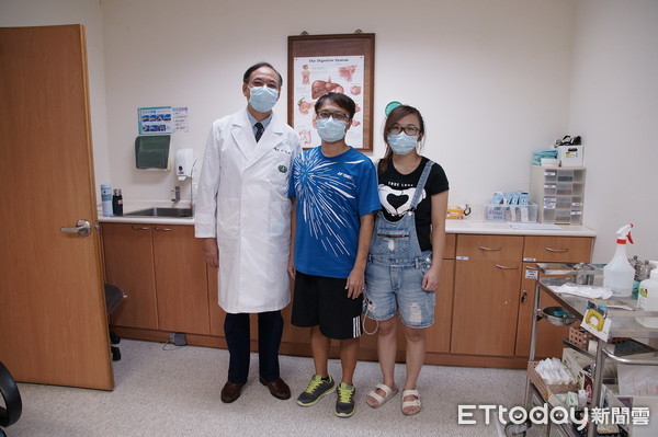 鶼鰈情深!夫腎衰竭 妻捐一顆腎臟救命(圖/大林慈濟醫院提供,以下同)