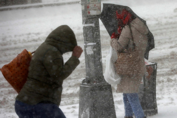  ▲▼受炸彈氣旋影響，紐約市降下暴風雪。（圖／路透社）