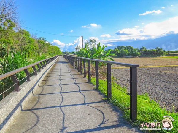 ▲伯朗大道油菜花海。（圖／Travel with V 小V旅行提供）