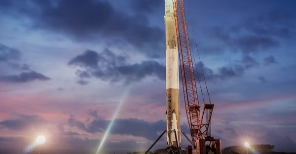 ▲▼美國太空探索科技公司（SpaceX）7日發射一艘名為「朱瑪」（Zuma）的美國政府神秘太空船。（圖／翻攝自SpaceX Youtube）