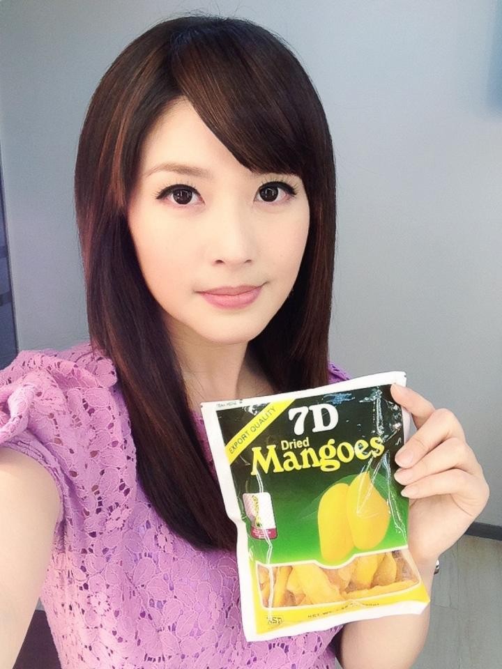 東森美女主播陳海茵在臉書中留言，「以後不吃7D芒果乾、不去長灘島了！」(圖／翻攝自陳海茵臉書專頁)