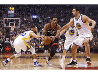 暴龍迪羅臣(DeMar DeRozan)99萬8999票。
