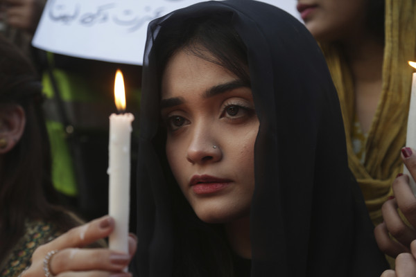 ▲▼8歲女童辛納卜（Zainab Ansari）被姦殺，事後其他女孩為她發起紀念活動。。（圖／達志影像／美聯社）