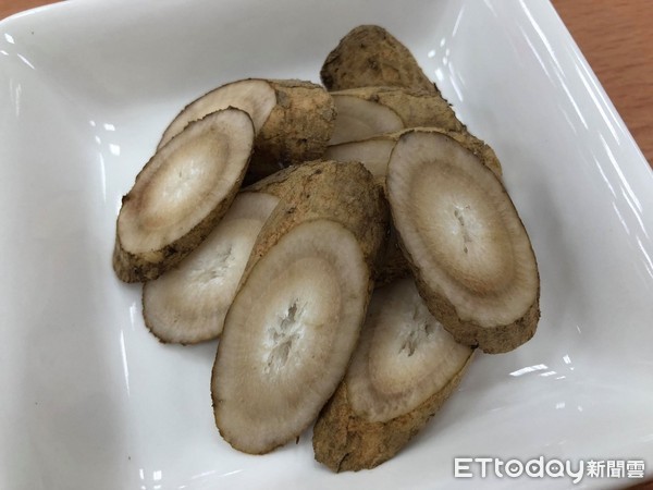 ▲牛蒡。(圖/記者曹悅華攝)