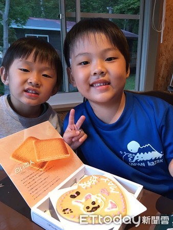 ▲腦癌童成永遠6歲的紅鼻子醫生。(圖/道煌媽媽提供)