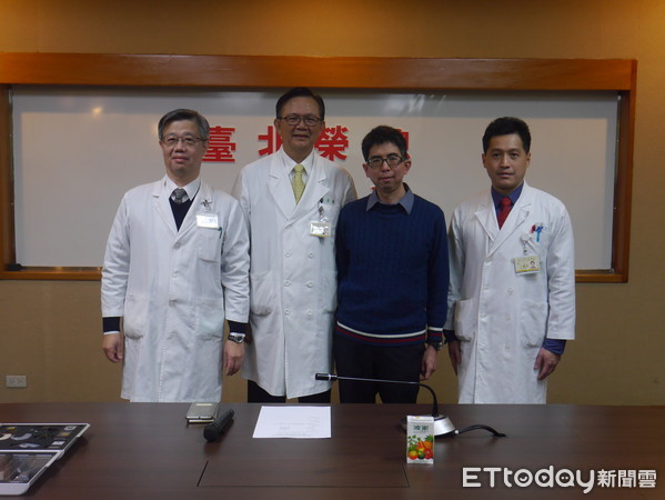 ▲罕見慢性中耳炎讓他聽力全失 戴助聽器只感受「震動」。(圖/記者嚴云岑攝)