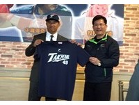▲臺中市台灣人壽張泰山加盟。（圖／記者陳立勳攝）
