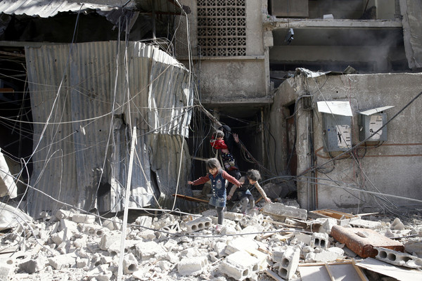 ▲▼ 敘利亞政府軍在大馬士革地區進行空襲。（圖／路透）