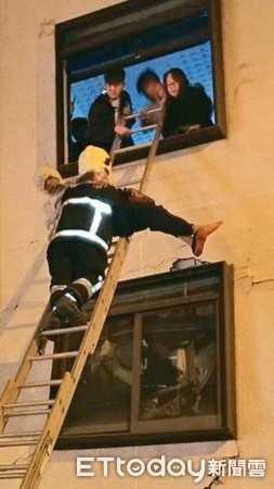 ▲彰化中風老醫師地震獲救。(圖/花蓮慈濟提供)