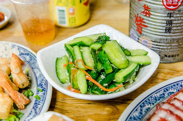 ▲新北市 中山路二段無名香菇肉粥.魯肉飯 。（圖／小虎食夢網提供）