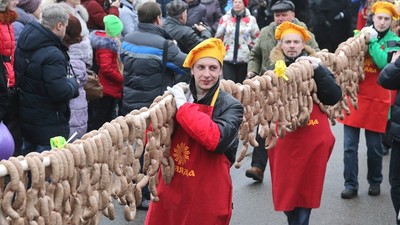 300M肉腸遊街！加里寧格勒開春「大香腸嘉年華」　來吃小鮮肉囉