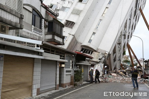 ▲▼0206花蓮大地震，震災後危險建築物鑑定。（圖／記者季相儒攝）