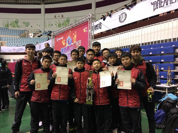▲新竹市建華國中在全國自由盃桌球錦標賽奪全國季軍。