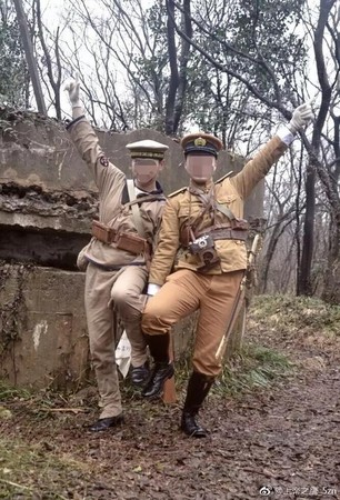 ▲扮日軍上南京紫金山　空軍戰神「高志航」的英烈碑就在旁。（圖／翻攝微博）