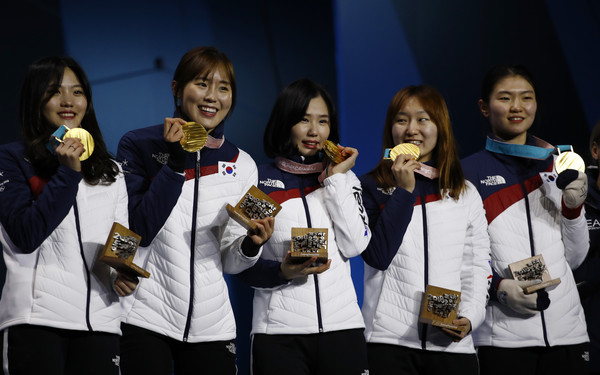 ▲▼南韓獲得女子短道競速滑冰3000公尺接力金牌。（圖／達志影像／美聯社）