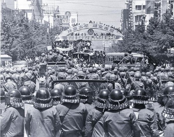 ▲南韓「518光州民主運動」歷史照片。（圖／翻攝自518紀念財團官網）