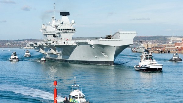 ▲▼2017年10月30日，伊麗莎白女王號航空母艦離開朴茨茅斯海軍基地將進行海上試航。（圖／視覺中國CFP） 