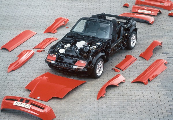 30年前首創電動升降式車門　BMW Z1開創敞篷跑車新視野（圖／翻攝自BMW）