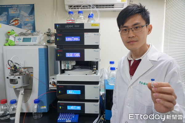 ▲食藥署研檢組摻偽及不法藥物科方銘志博士。(圖/記者嚴云岑攝)