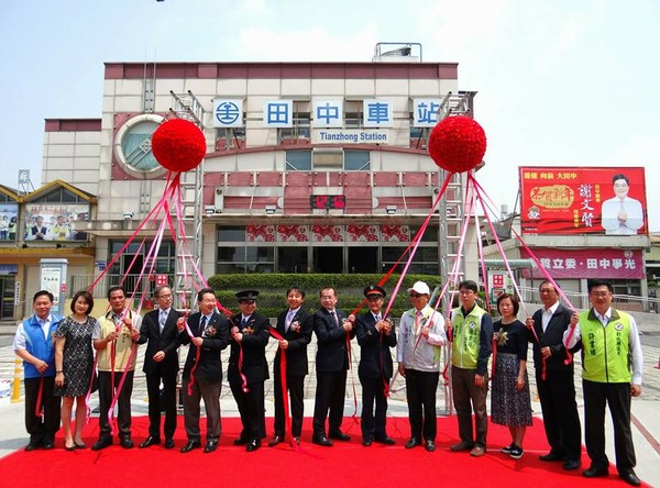 ▲▼台鐵與日本信濃鐵道為促進雙方鐵道觀光交流及推動地區發展,簽署友好鐵路協定暨姊妹車站締結。(圖/台鐵提供)