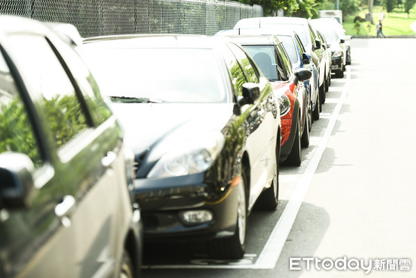 路邊停車格,路邊停車位,停車,停車場（圖／記者張一中攝）