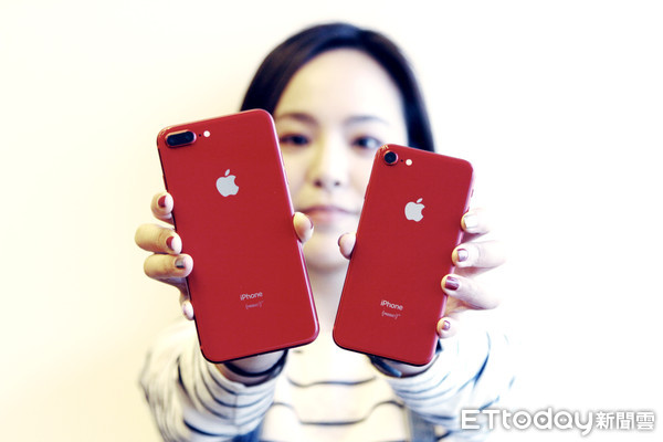 ▲影／iPhone 8、iPhone 8 Plus紅色特別版開箱搶先看。（圖／記者洪聖壹攝）