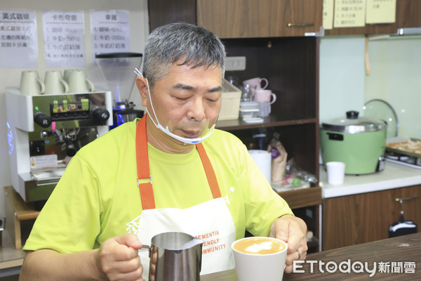▲▼台灣失智症協會「Young咖啡坊」開幕。(圖/記者黃克翔攝)