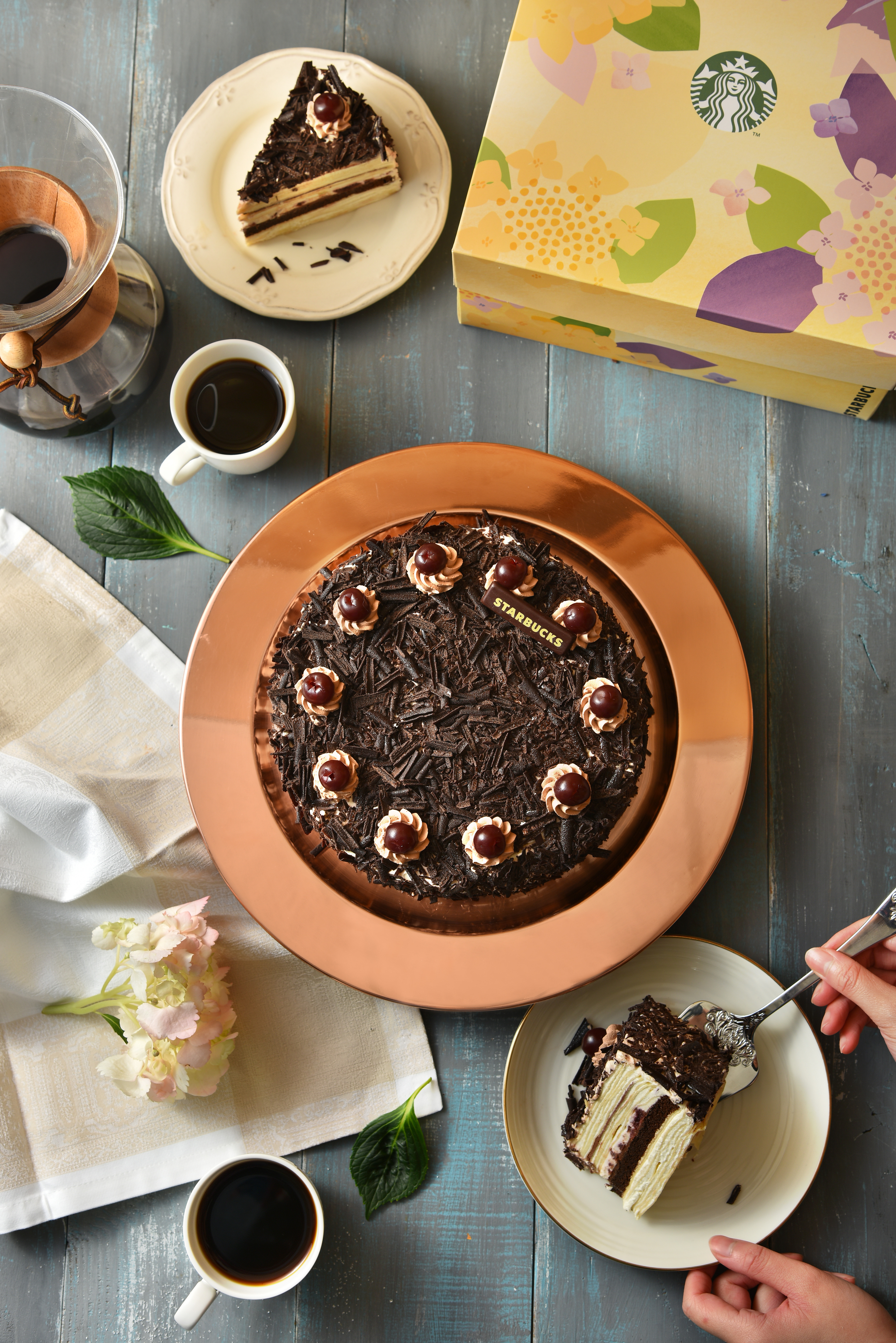 星巴克的新款蛋糕真美味！（圣诞系列）Chocolate Praline Cake@Starbucks （NTU）