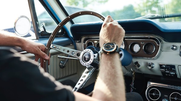 福特經典跑車Mustang零件化身高級腕表　讓你每分每秒都有野馬味（圖／翻攝自福特）