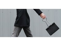 ▲日本瘋傳「巨大長尾夾手提包」（圖／翻攝自www.peterbristol.net）