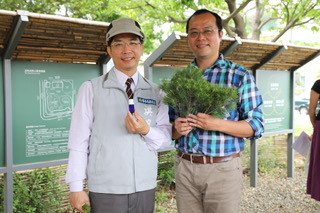 ▲新竹市食物森林示範地今（20）日辦理香草精油製作工坊。