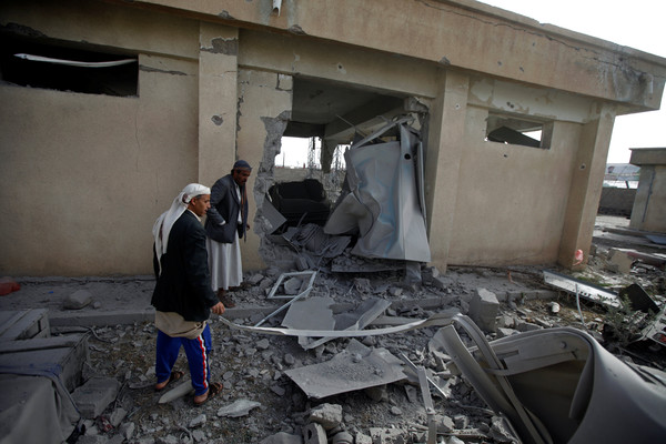 ▲▼葉門首都沙那（Sanaa）一處被空襲的廢墟。（圖／路透社）