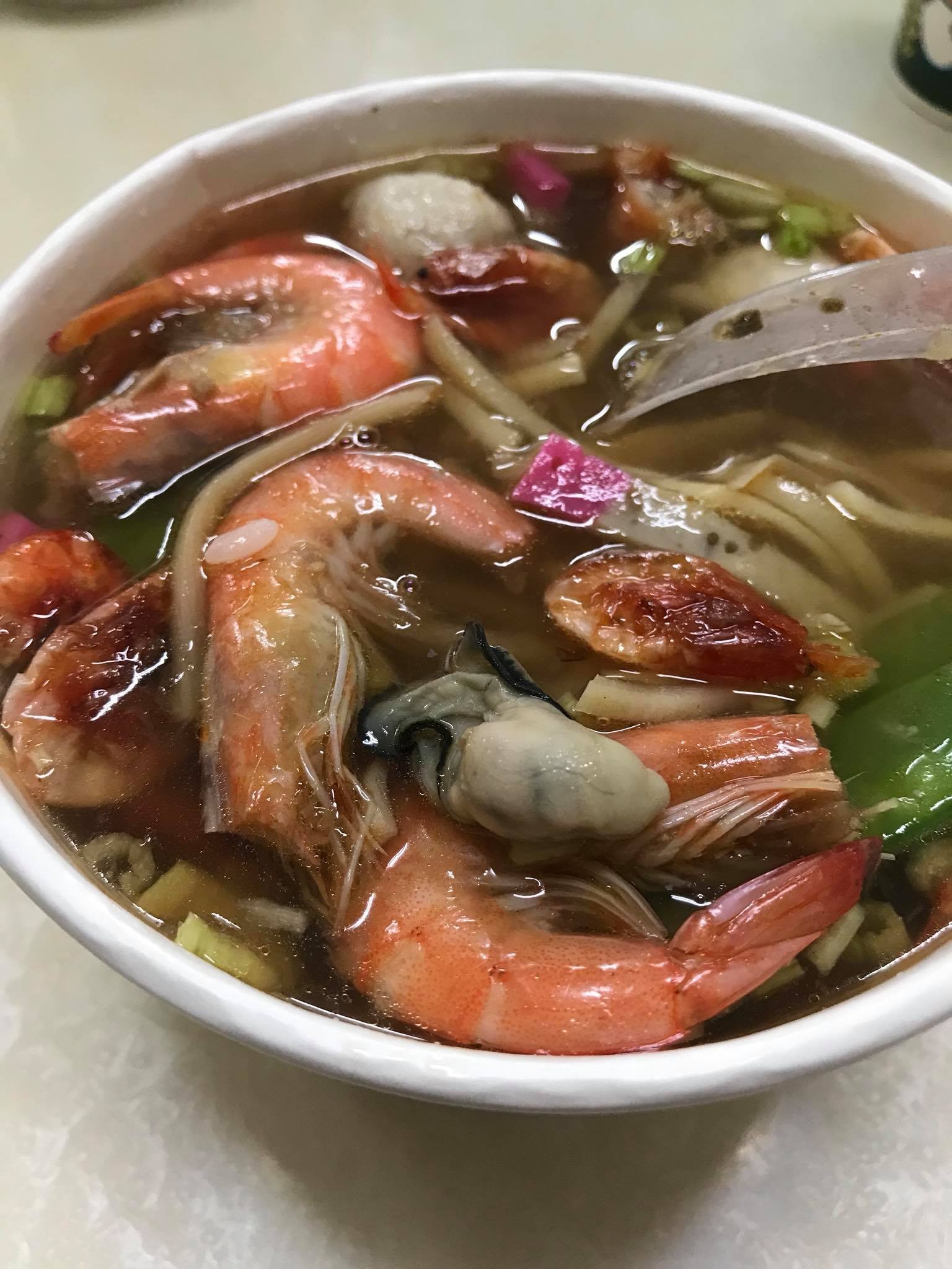 這碗才50！屏東美食「飯湯」海鮮多到爆（圖／翻攝爆廢公社）