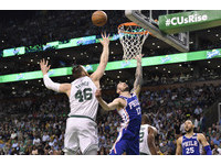比賽最後8.3秒，綠衫軍大前鋒霍佛德(Al Horford)殺入禁區上籃得手，率隊取得106比101鎖定勝局。