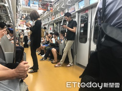 觀光客搭電車「愛做1行為」！　日本人超怒：這是一種霸凌