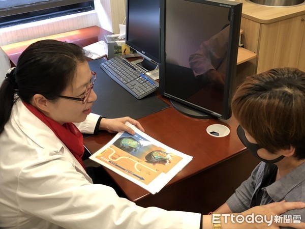 ▲書田診所精神科主任施佳佐。(圖/記者嚴云岑攝)