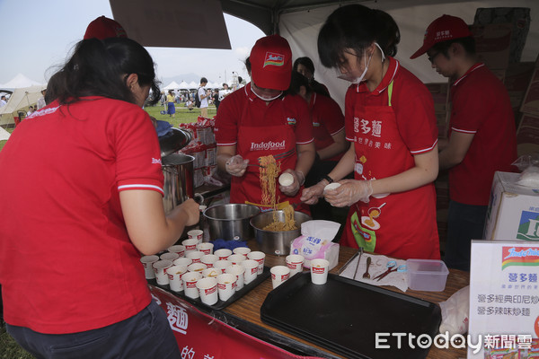 ▲▼好朋友野餐日-營多印尼泡麵。（圖／記者黃克翔攝）