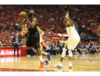 哈登（James Harden）最終猛轟44分，可惜無法帶領火箭獲勝。